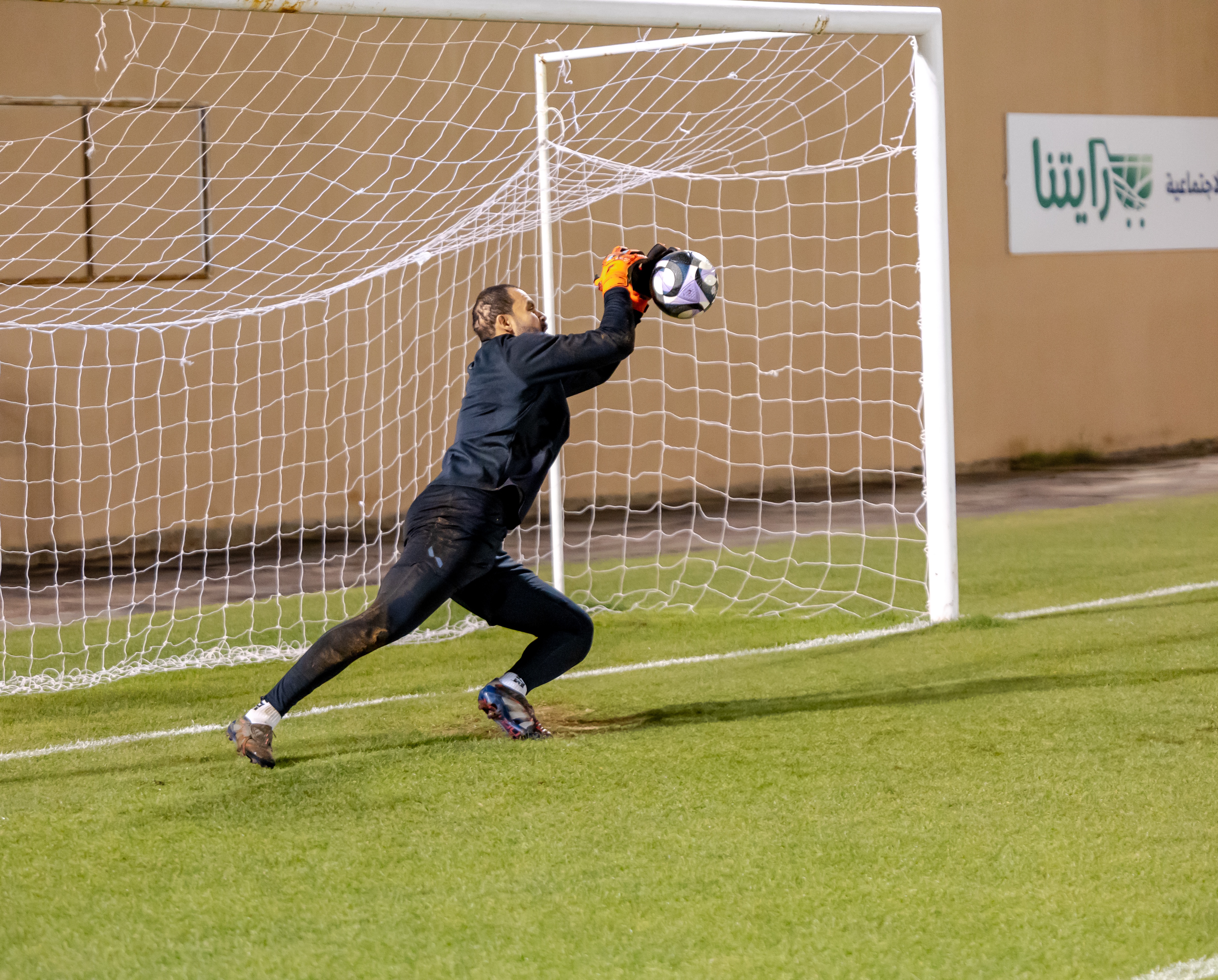 الفيحاء يواصل استعداداته لمواجهة الفتح بحصة تدريبية تكتيكية