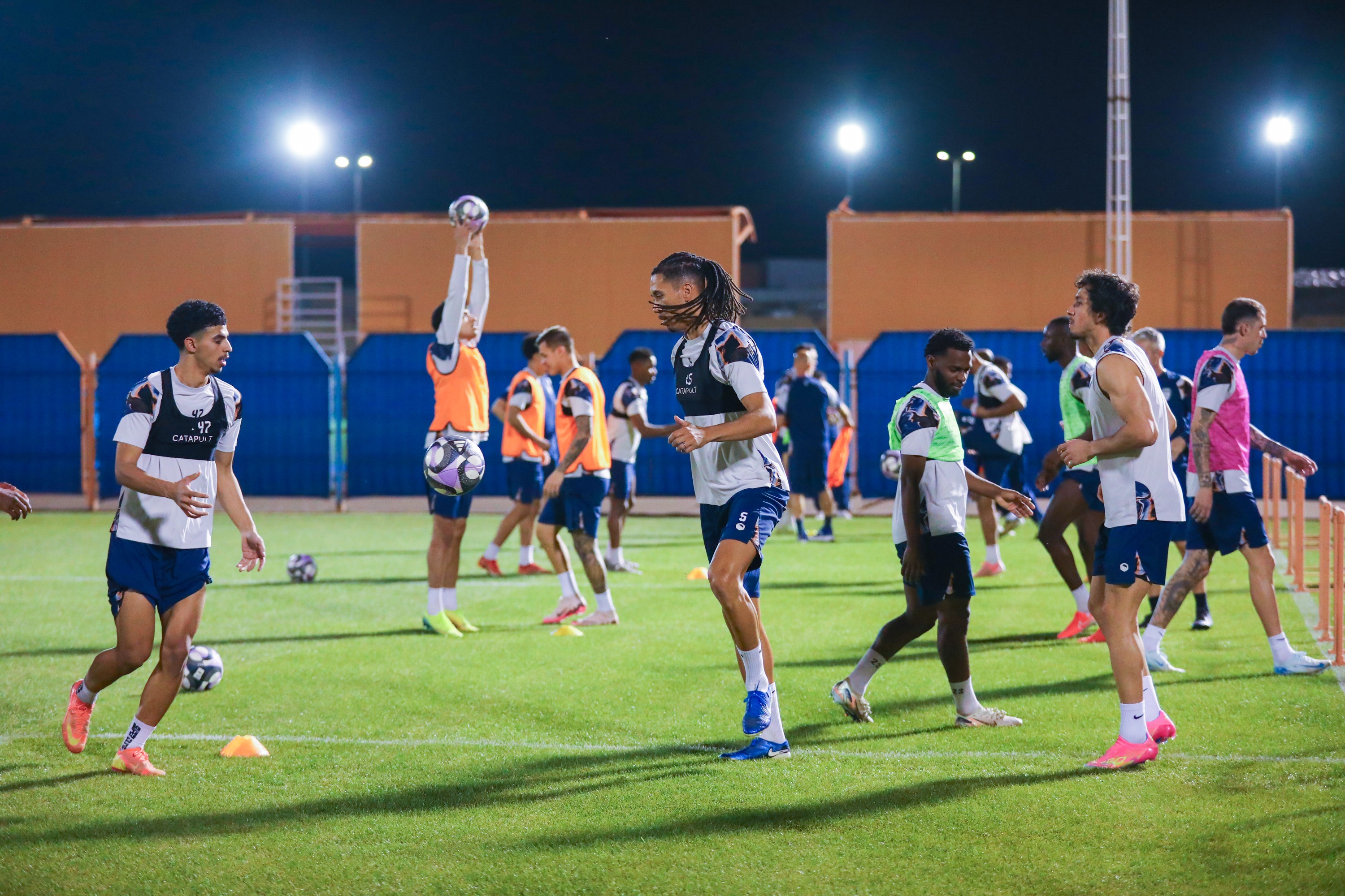 الفيحاء يستأنف تدريباته ويقيم حفل معايدة لمنسوبي الفريق الأول لكرك القدم