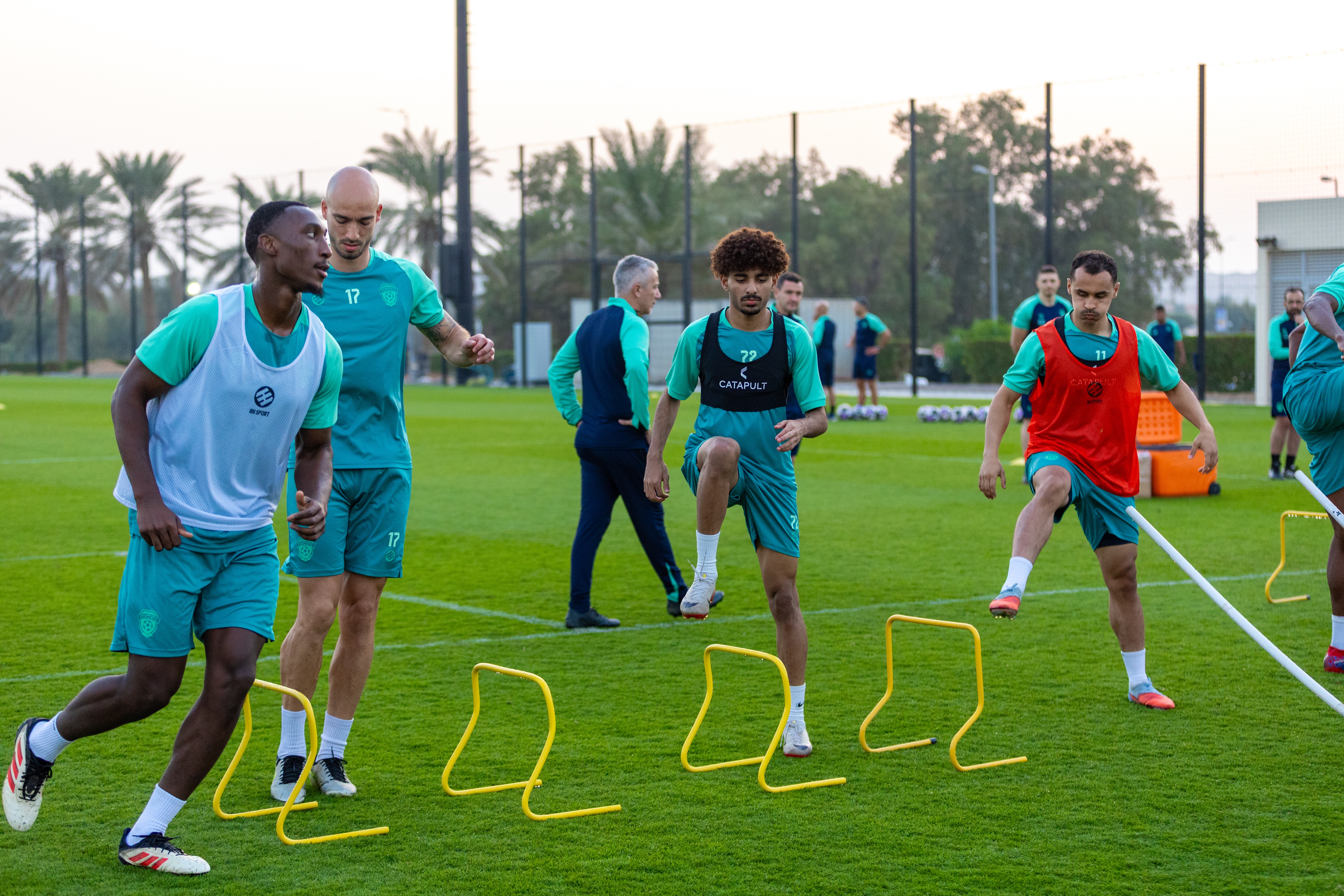 الفيحاء يواصل برنامجه الإعدادي في معسكر العين بحصتين تدريبيتين