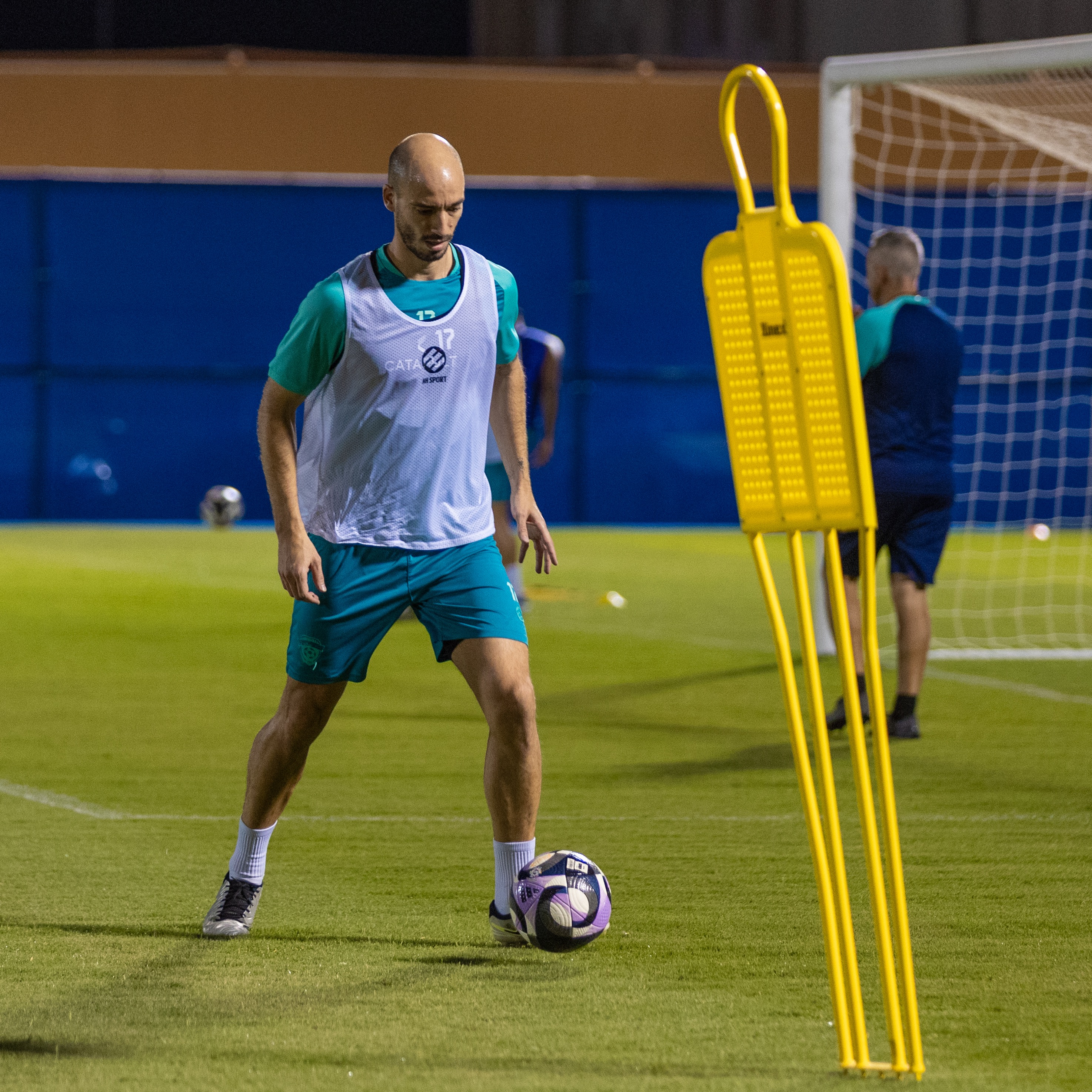 الفيحاء يستأنف تدريباته مساء اليوم الجمعة على ملعب معالي الشيخ عبدالعزيز التويجري بمقر النادي