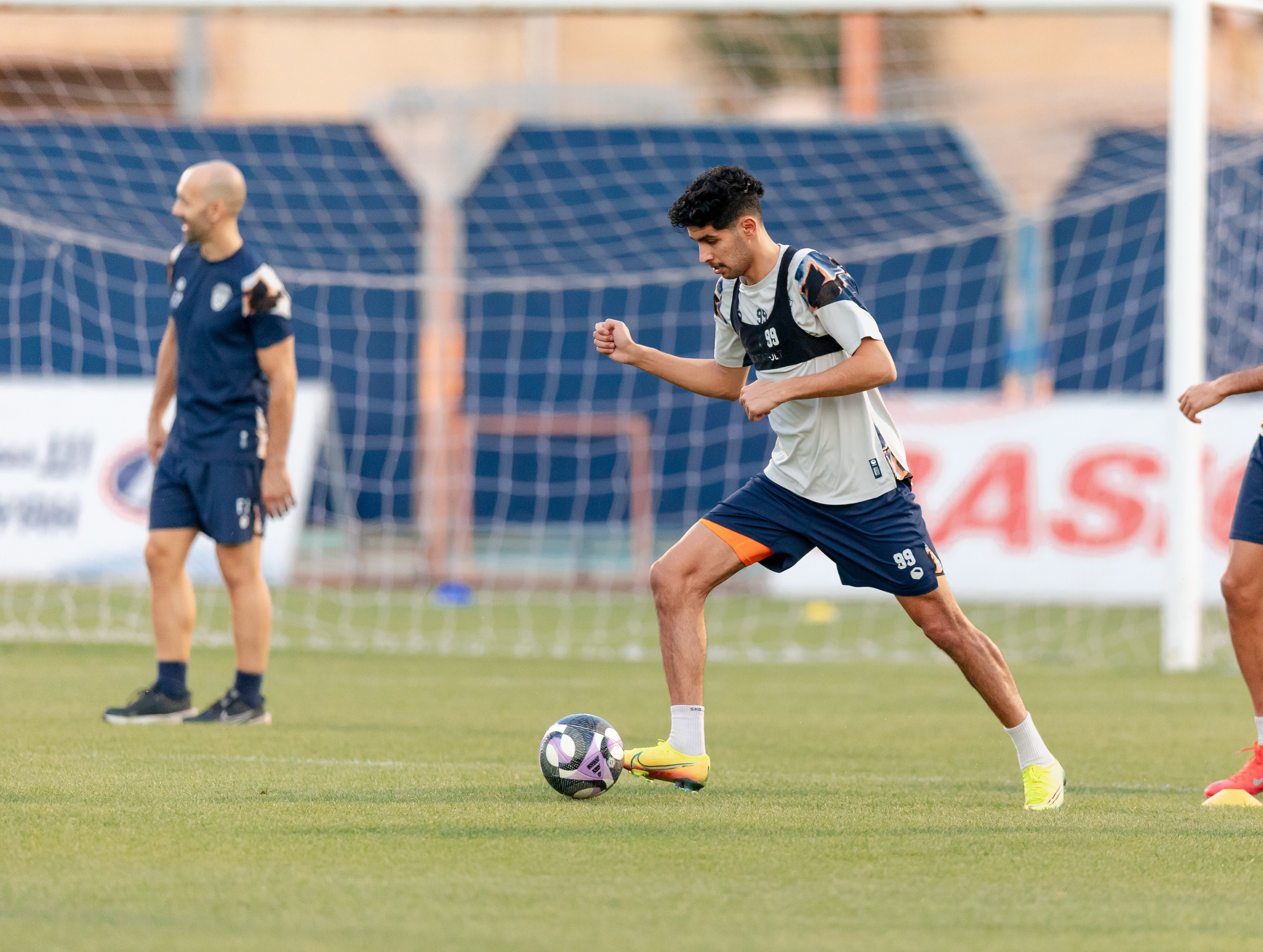 الفيحاء يجري تمرينه الرئيس استعدادًا لمواجهة الفتح في دوري روشن السعودي