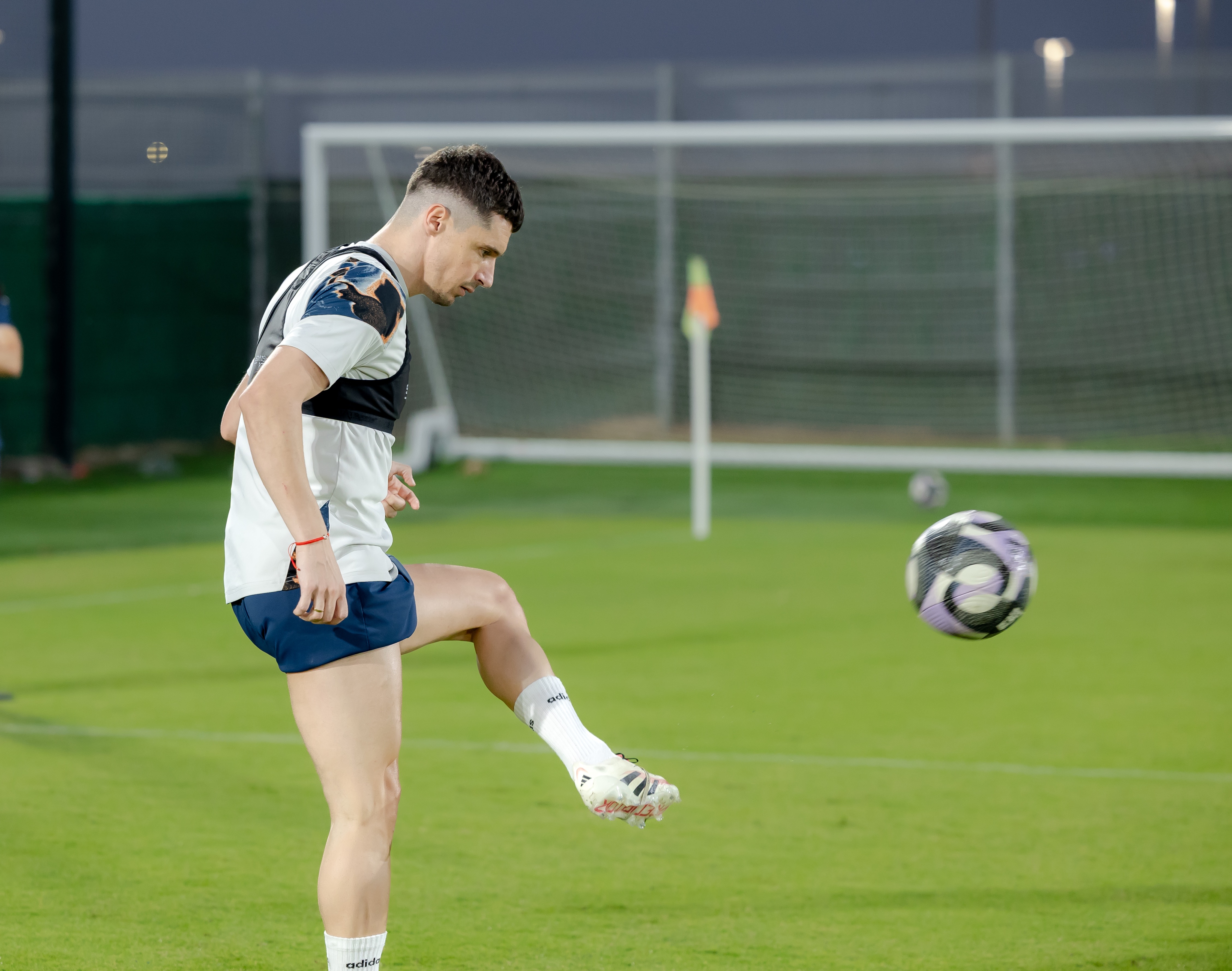 الفيحاء يصل إلى جدة وينهي تحضيراته لمواجهة الأهلي في دوري روشن