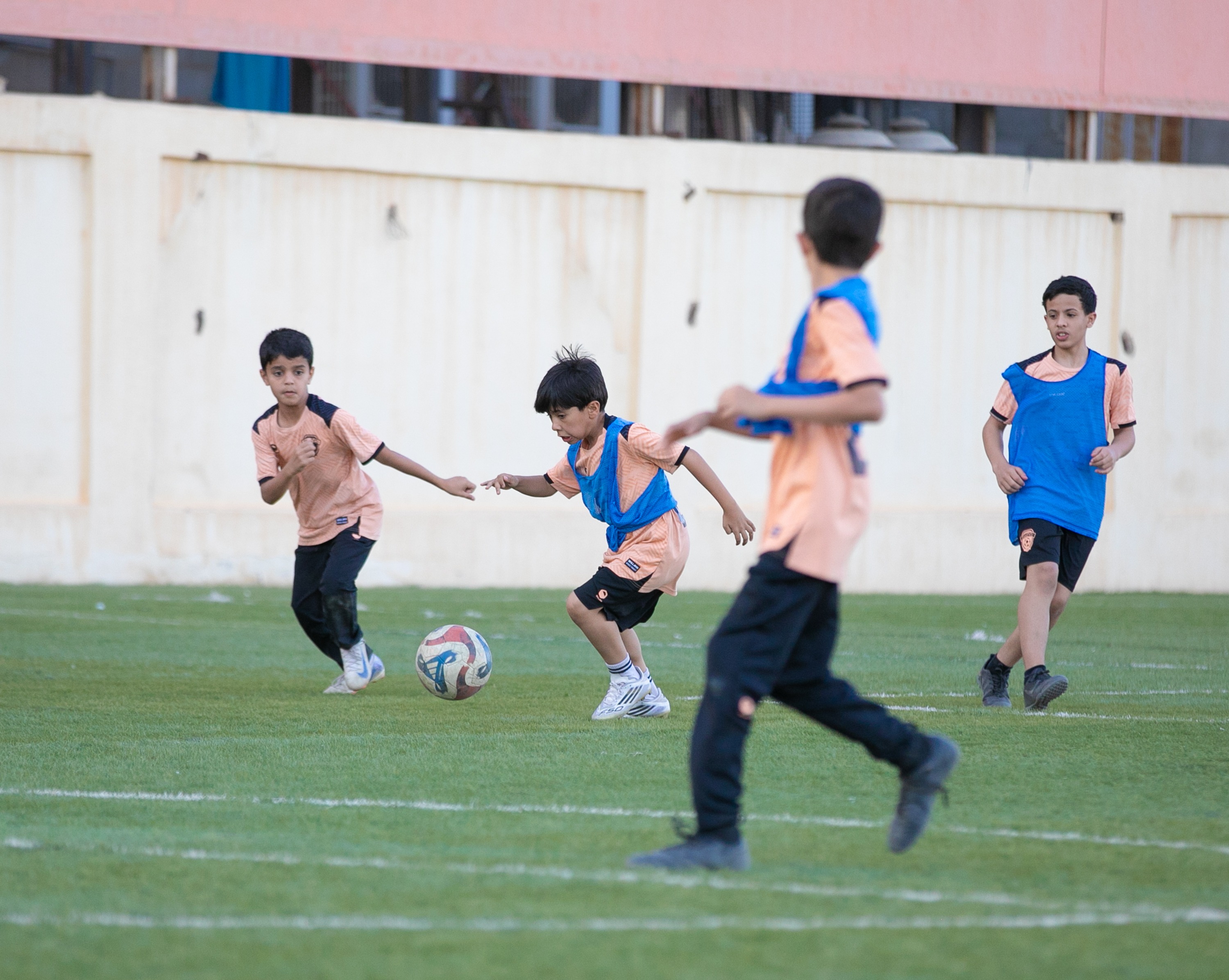 أكاديمية الفيحاء تواصل تدريباتها اليومية