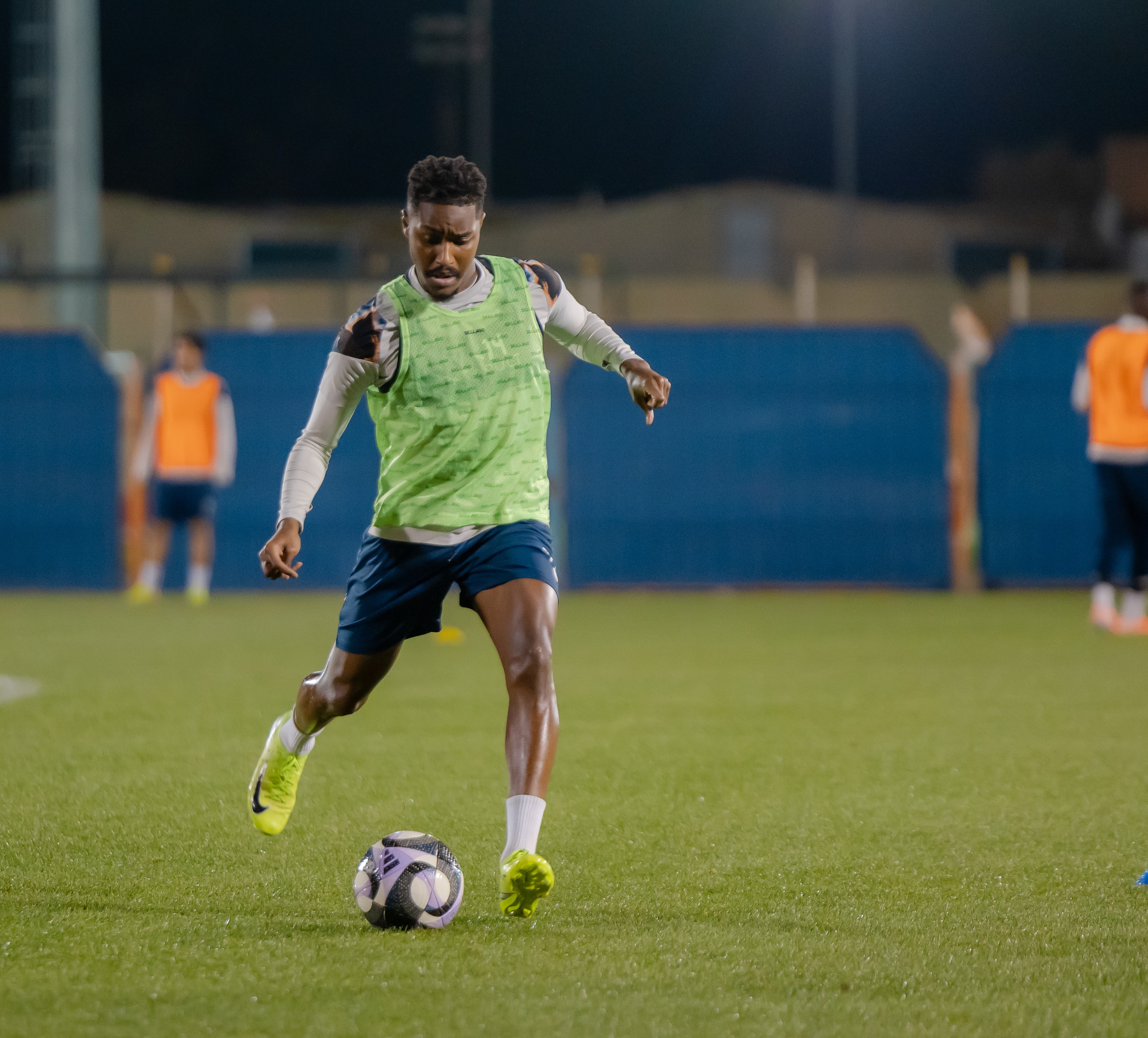 الفيحاء يواصل تحضيراته اليومية على ملعب معالي الشيخ عبدالعزيز التويجري