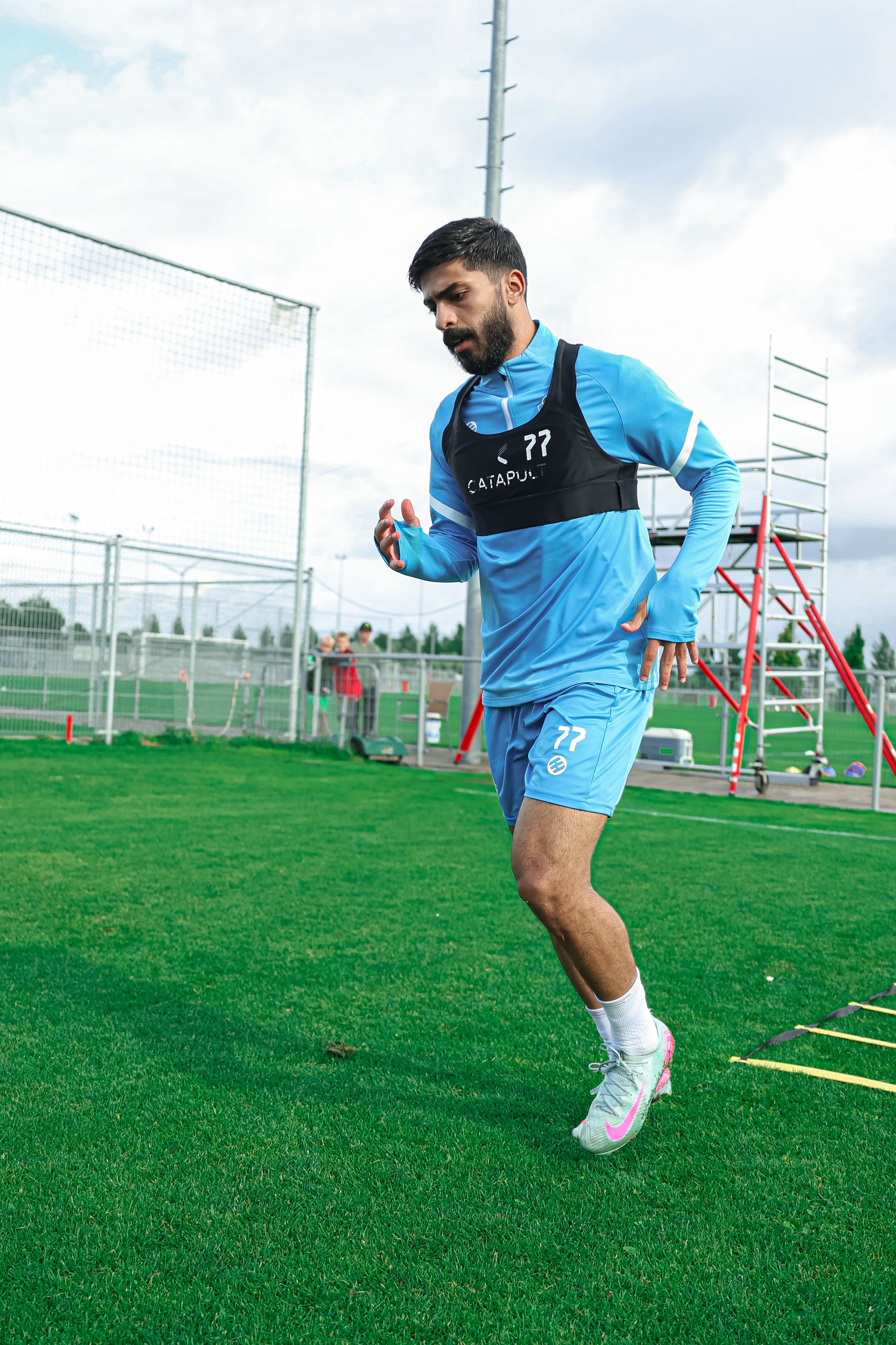 في خامس أيام معسكر الفهود في هولندا، الفريق يجري تمرينه الرئيس استعدادًا لمواجهة أم صلال القطري